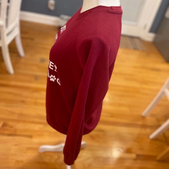 💜 3 for $18 or 5 for $25 Freeze red drink wine and pet my dog sweatshirt - Picture 2 of 7